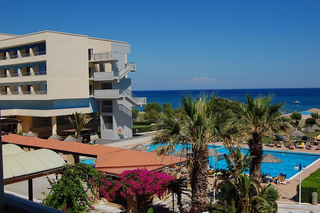 Widok na basen Blue Sea Beach Resort