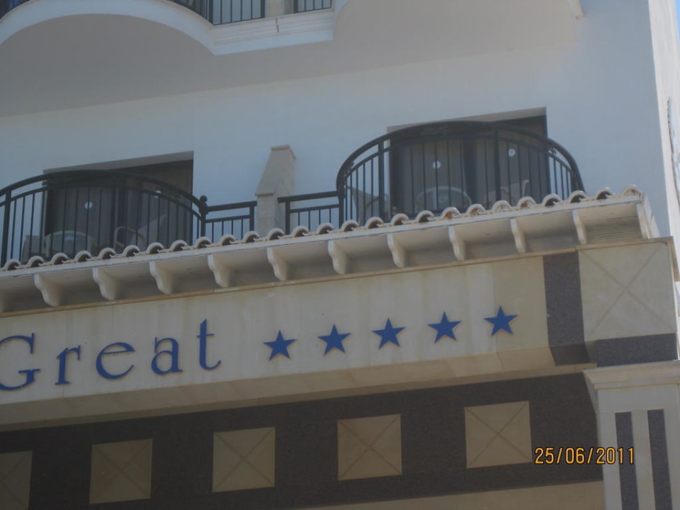 Fünf Sterne? (nach der Renovierung!) Constantinos The Great Beach Hotel