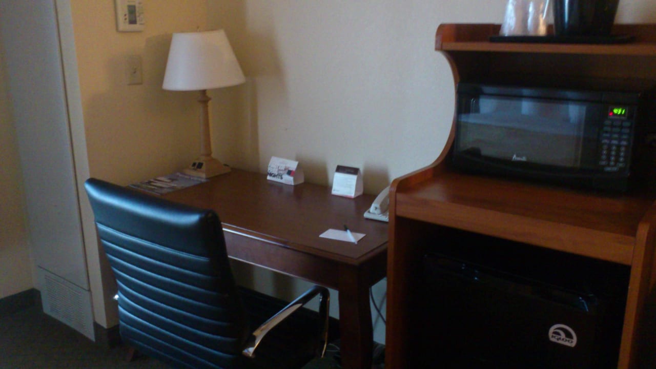 Innenansicht Zimmer Hampton Inn & Suites By Hilton- Newark Airport Elizabeth