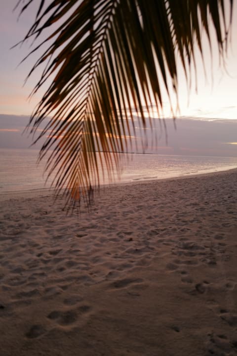 Strand Kuredu Island Resort & Spa