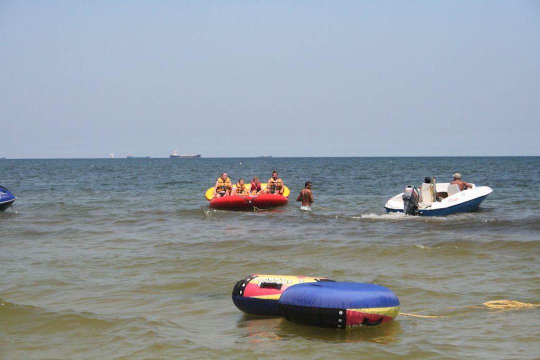 "Speed"  on "No Speed"    aua, aua, aua Eden Club