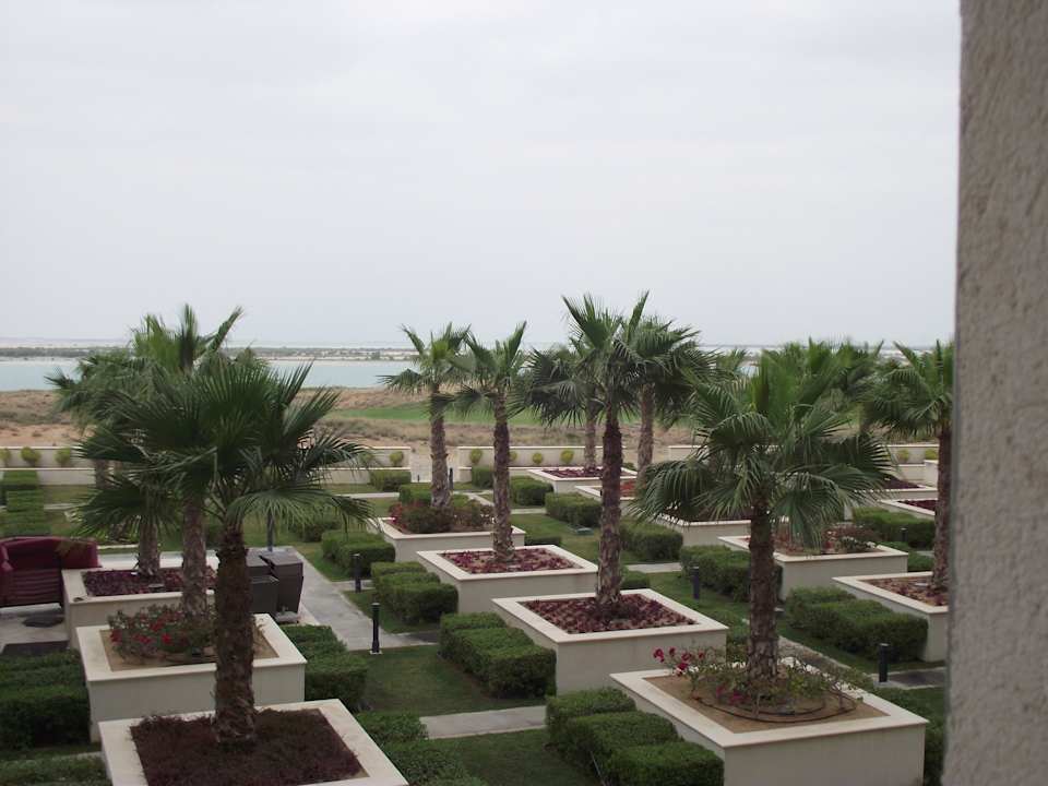 Dauert noch ehe hier alles fertig ist Crowne Plaza Hotel Yas Island