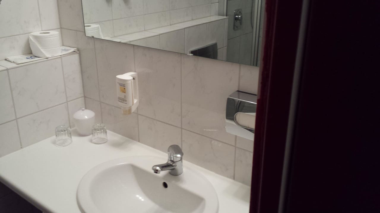 Bad Zimmer 1 gut-Hotel Tannenhof