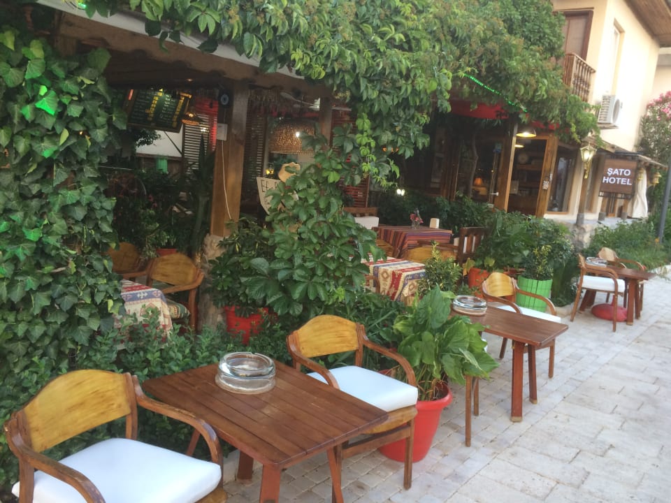 Außenansicht Hotel Sato