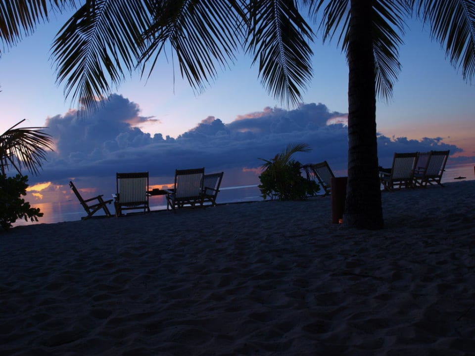 Sonnenuntergang Vilamendhoo Island Resort & Spa