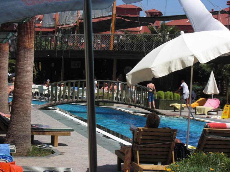 Pool und Poolbar Can Garden Resort