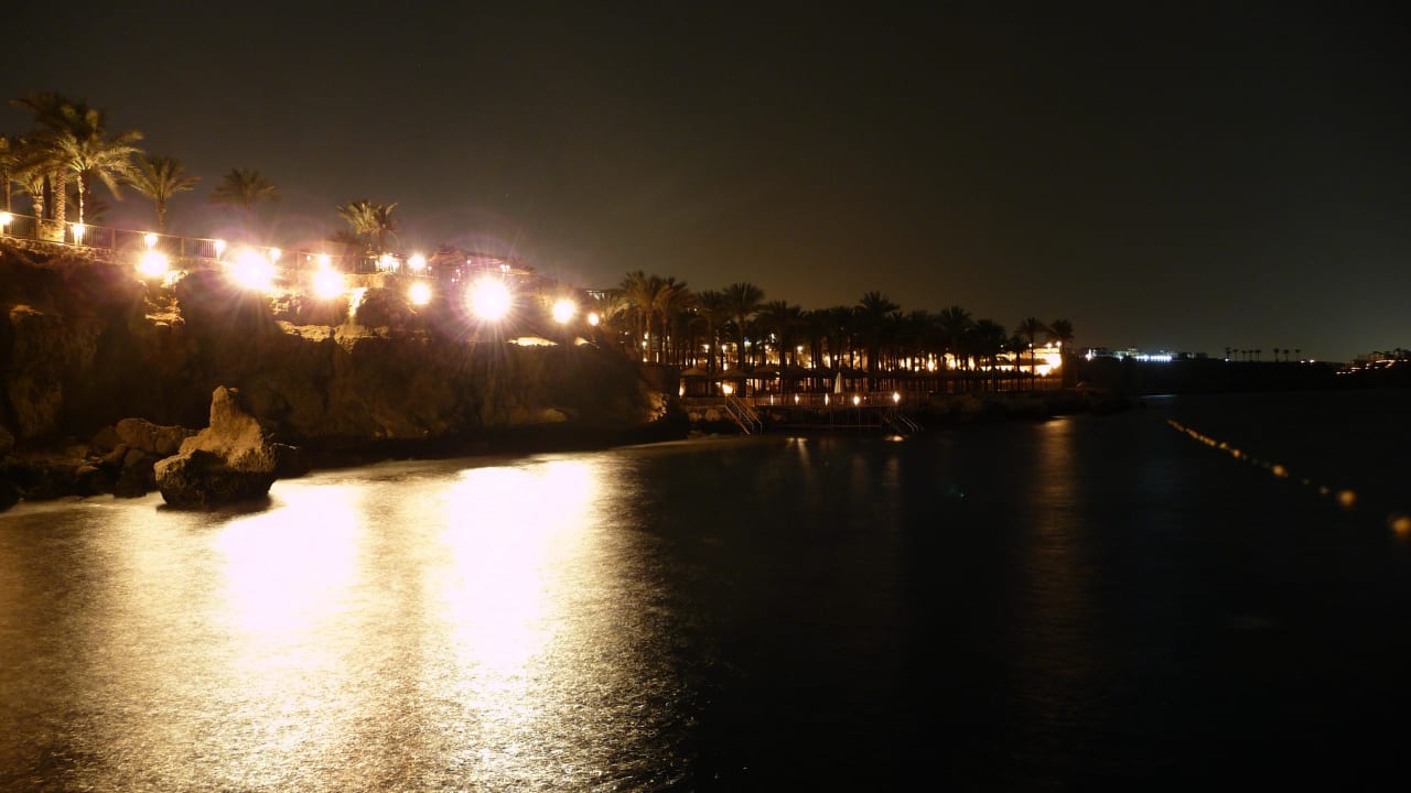 Strandabschnitt bei Nacht The Grand Hotel Sharm El Sheikh