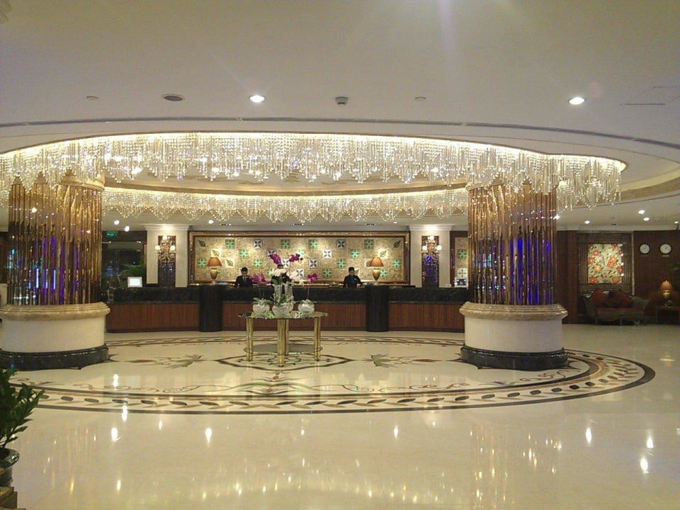 Lobby Hotel Windsor Plaza