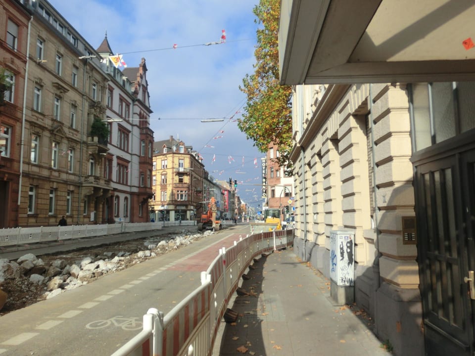 Baustelle vorm Hotel Hotel Santo