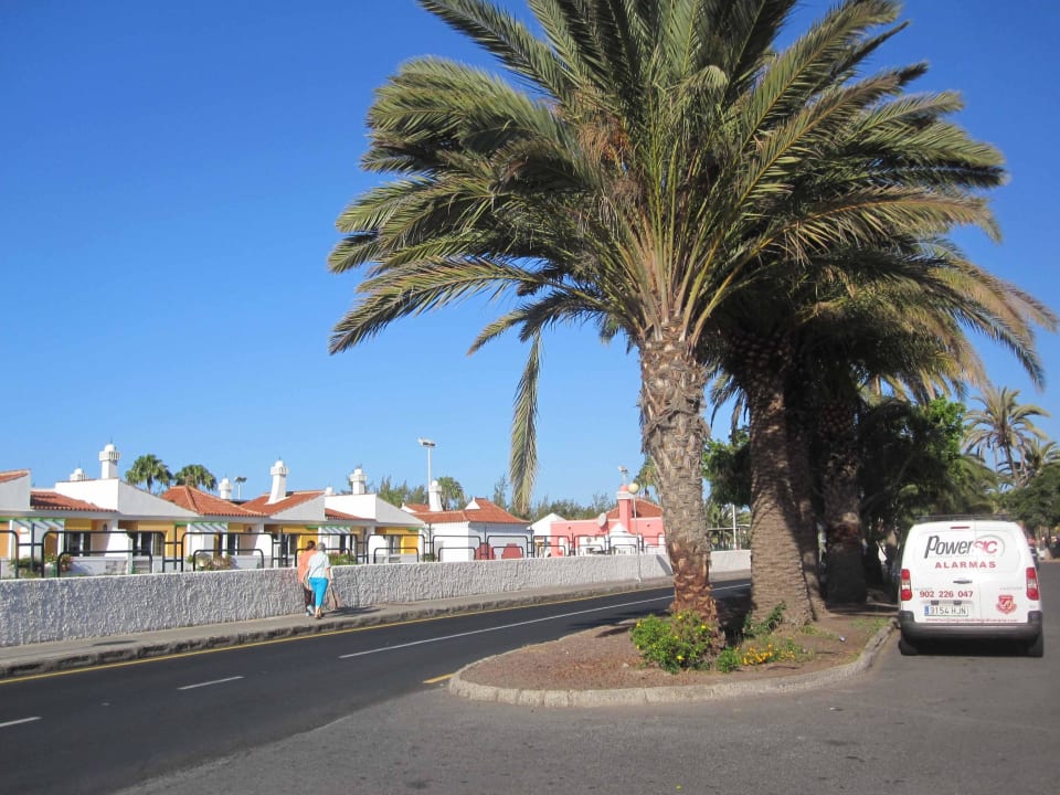 Ausfahrt vom Parkplatz Bungalows Cordial Sandy Golf