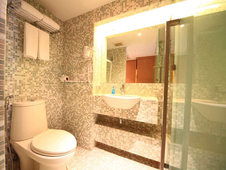 Bathroom Hotel Le Fenix Sukhumvit