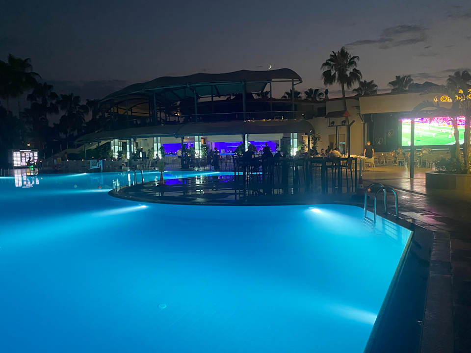 Pool VONRESORT Golden Coast