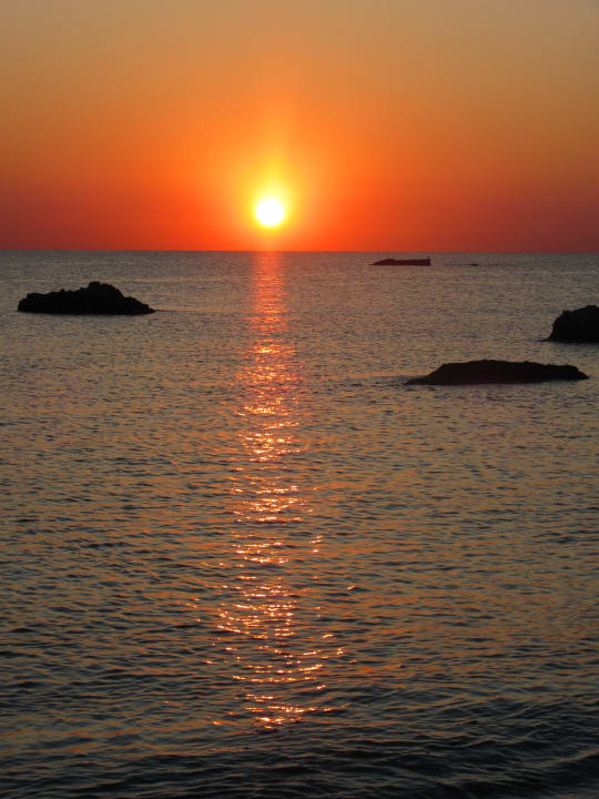 Sonnenaufgang George Apartments Stegna