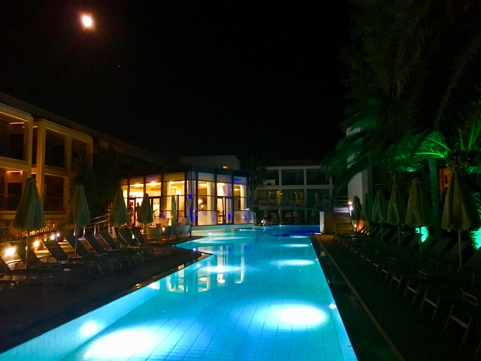 Pool Minos Mare Royal