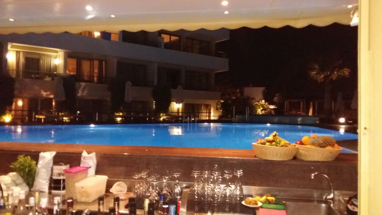 Pool Thalassa Beach Resort