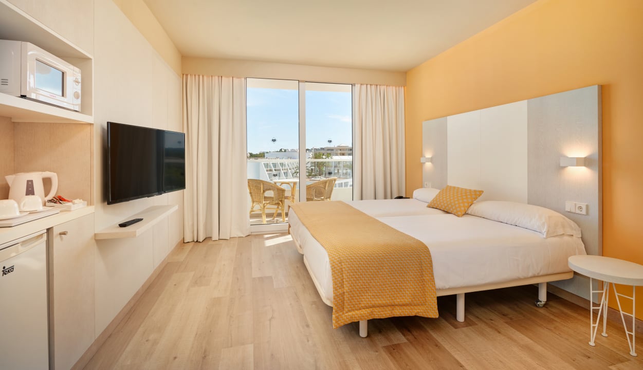 Zimmer Protur Vista Badia Aparthotel