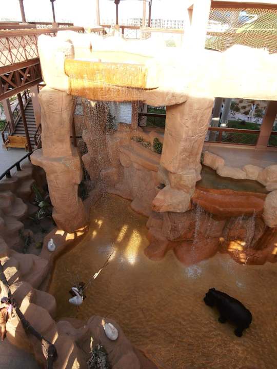 Ausblick ins Innere des Aufganges zu den Rutschen Pickalbatros Jungle Aqua Park Resort - Neverland Hurghada