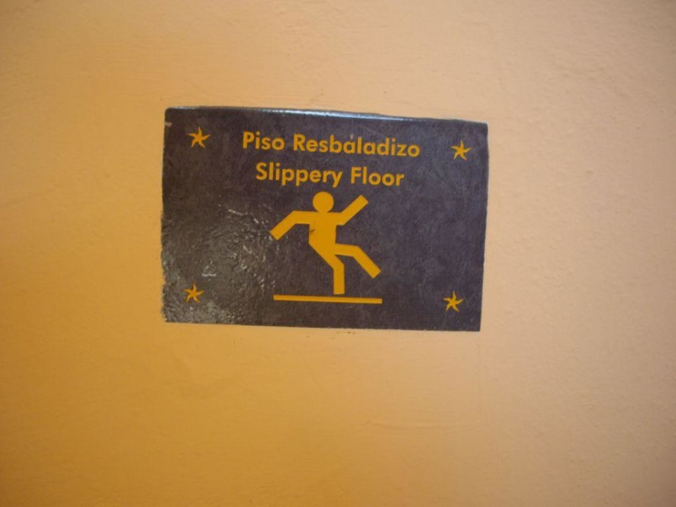 Hinweis auf den rutschigen Boden Iberostar Selection Hacienda Dominicus