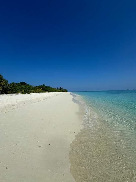 Strand Kuredu Island Resort & Spa