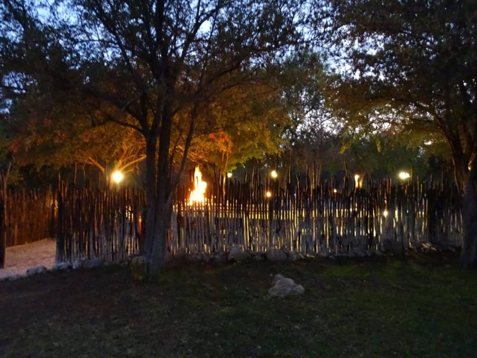 Barbequebereich Hotel Mushara Lodge