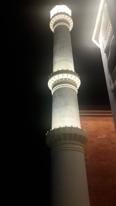 Nachts Turm beleuchtet Royal Taj Mahal Hotel