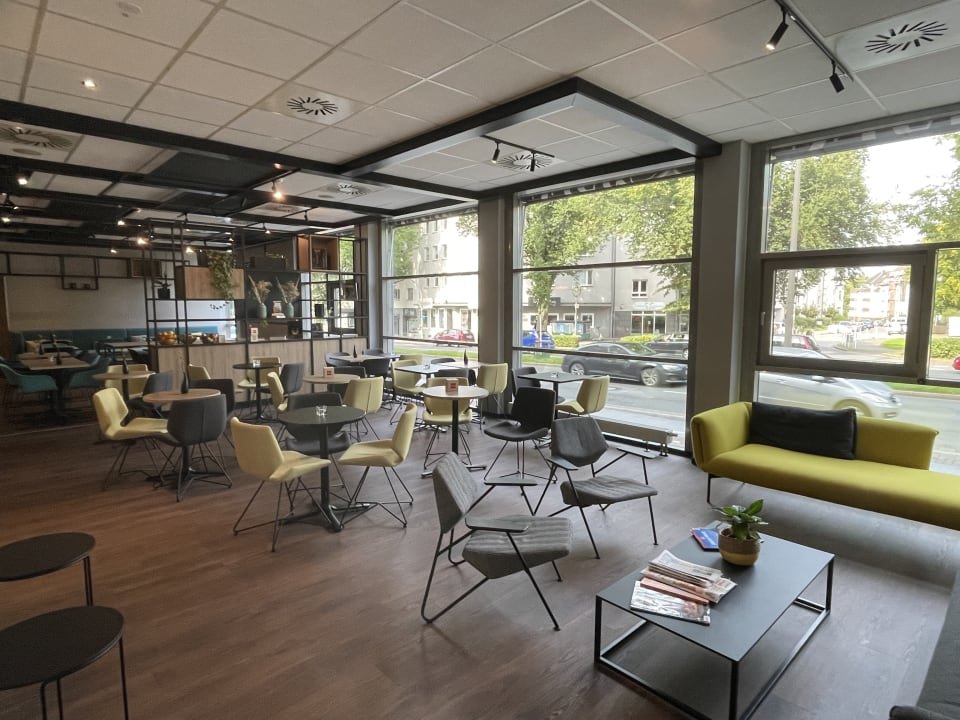 Lobby Hotel Ibis Dortmund City