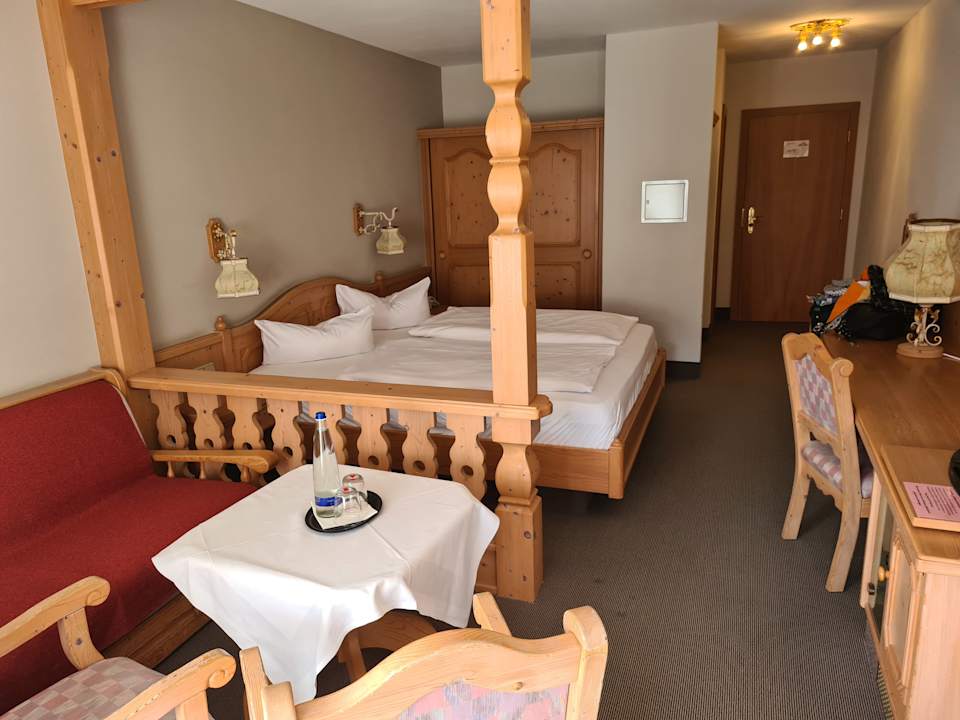 Zimmer Burghotel Am Hohen Bogen