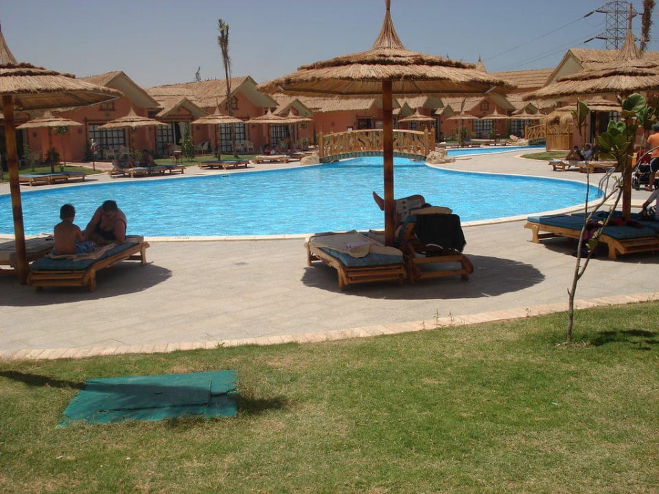 Der Fall auf die Liege Pickalbatros Jungle Aqua Park Resort - Neverland Hurghada