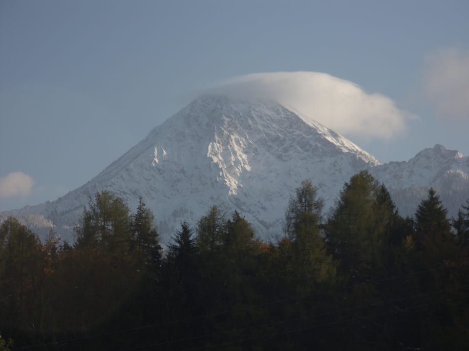 Blick auf den Mittagskogel vom Hotel Naturel Hoteldorf Schönleitn