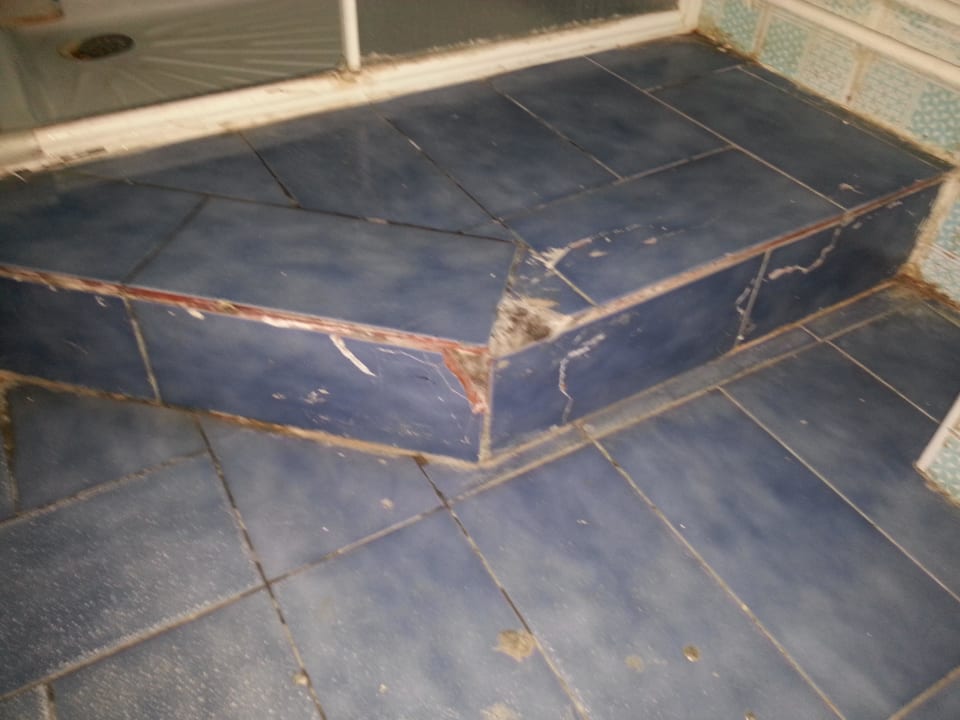 Duschen nur mit Schuh Hotel Residence Boujaafar