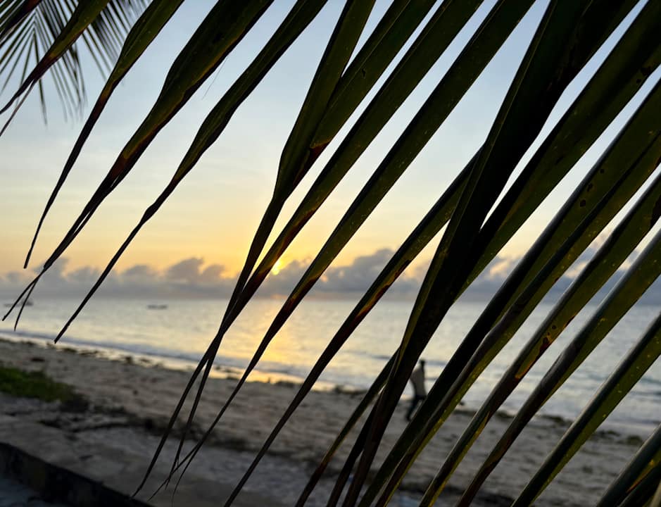 Strand Hotel Kenya Bay Beach