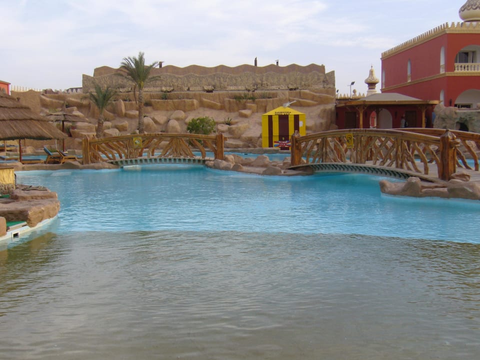 Poolanlage mit Animation Pickalbatros Alf Leila Wa Leila Resort - Neverland Hurghada