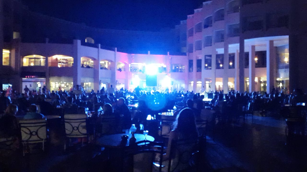 Abend-Show Beach Albatros Resort