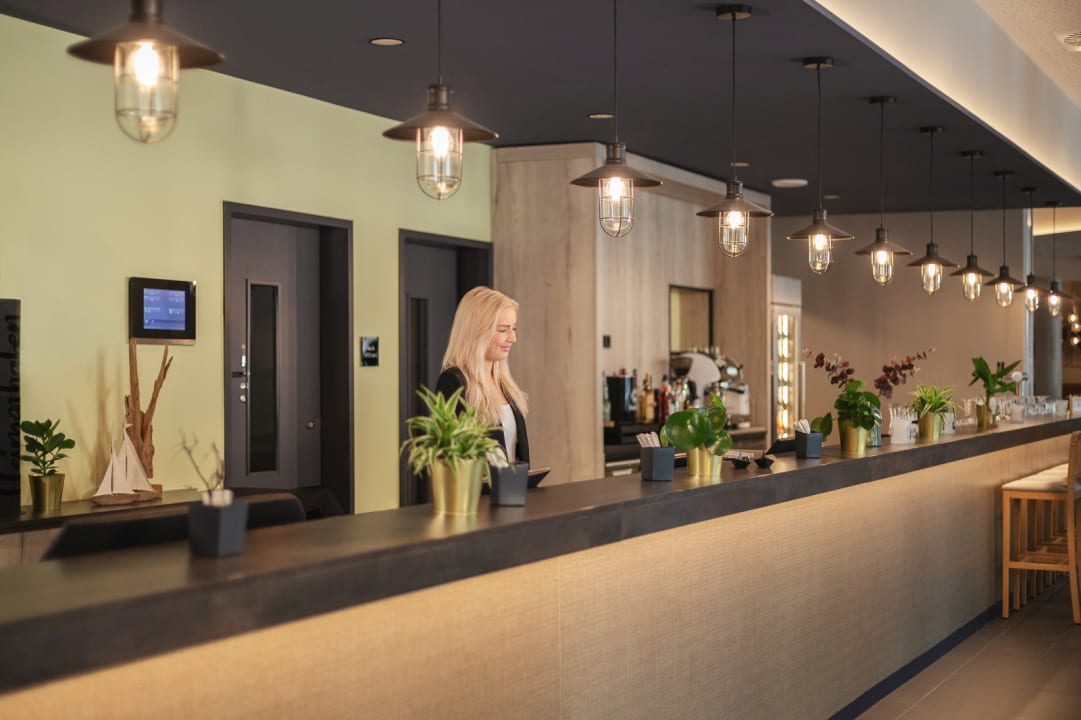 Lobby Holiday Inn - the niu, Yen Hamburg City