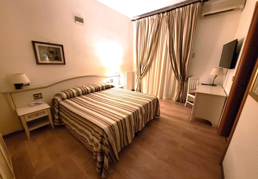 Zimmer Hotel President