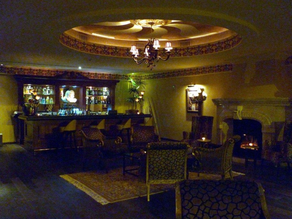 Englische Bar Mövenpick Resort & Marine Spa Sousse
