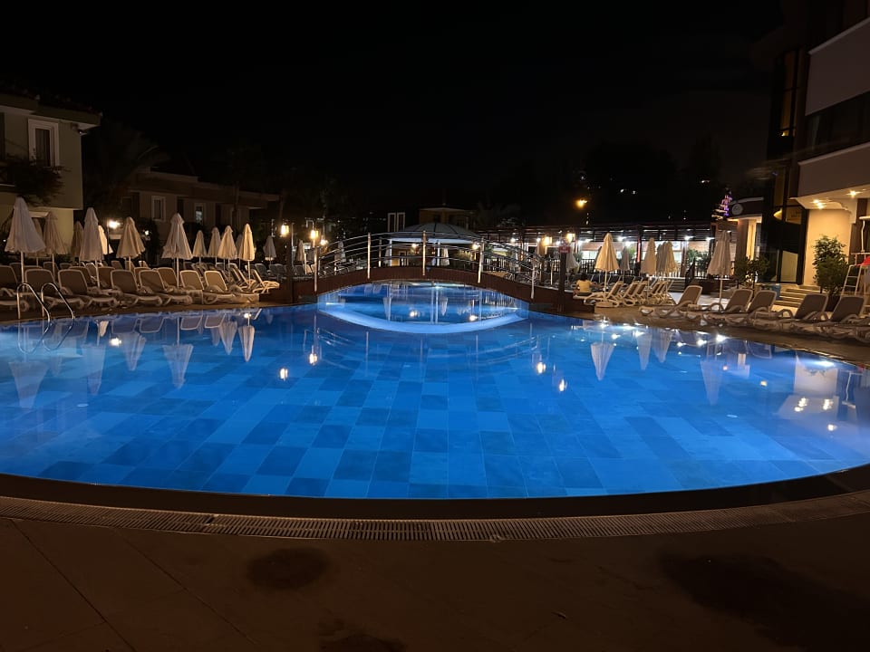 Pool Club Dizalya