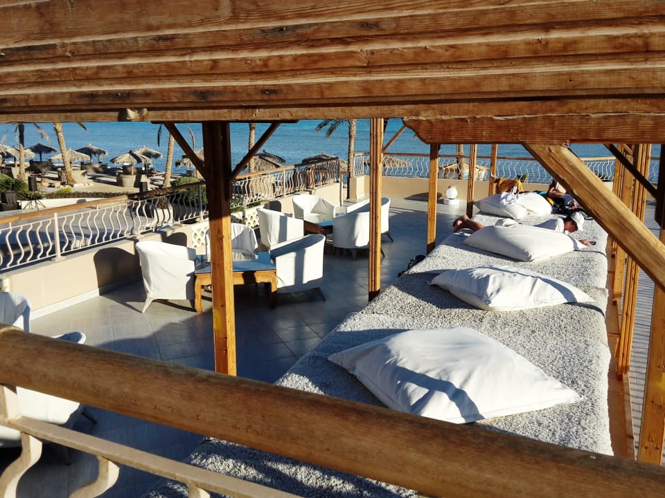 Dachlandschaft The Breakers Diving & Surfing Lodge