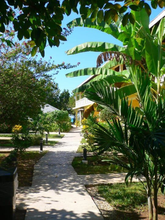 Weg vom Zimmer zum Strand Merril's Beach Resort