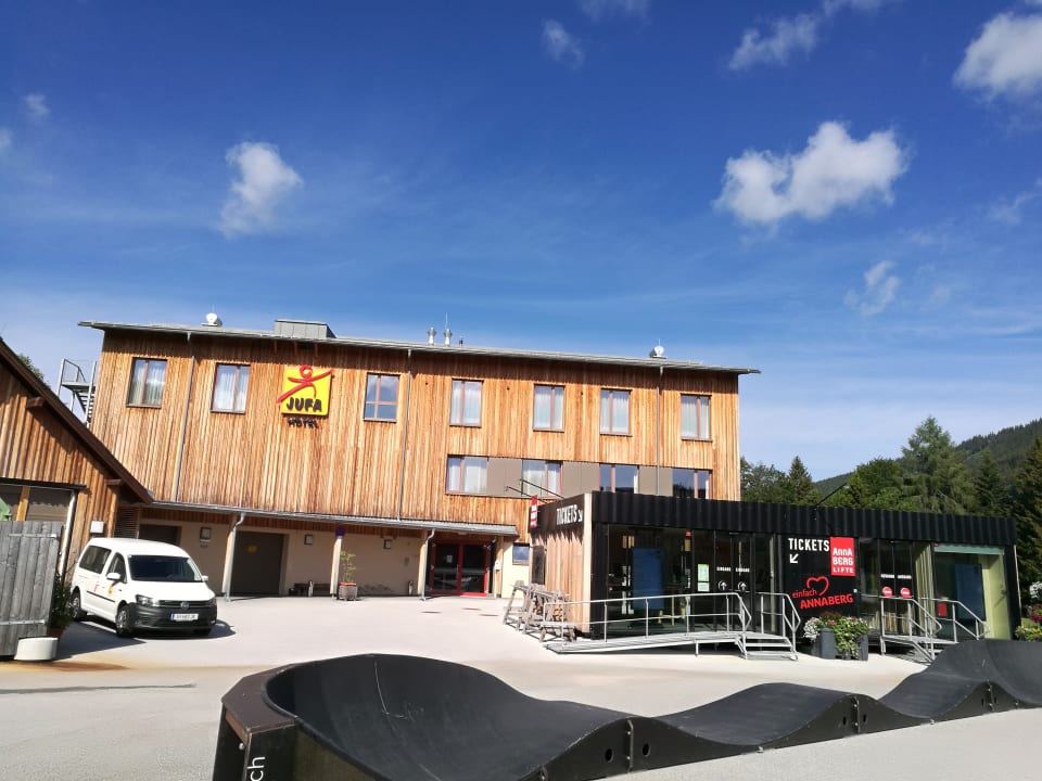 Außenansicht JUFA Hotel Annaberg
