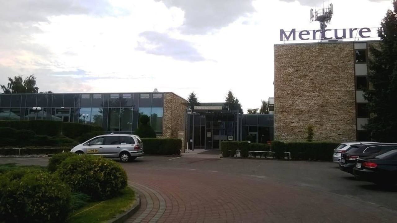 Hotel od strony wejścia głównego Hotel Mercure Gdańsk Posejdon