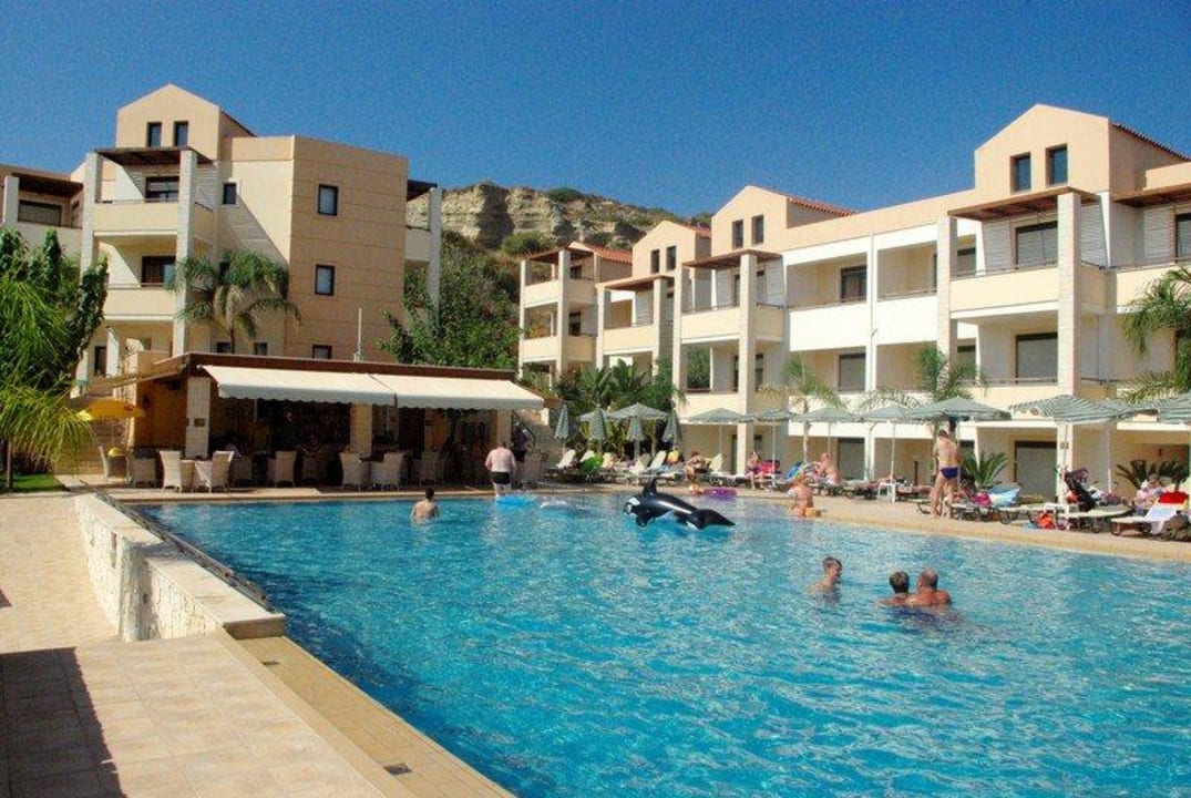 Drugi basen Creta Palm Resort