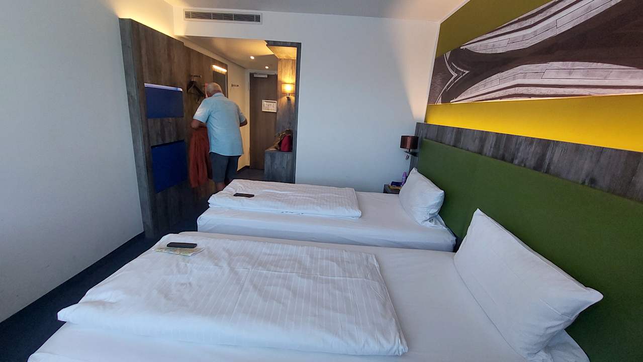 Zimmer ibis Styles Tubingen