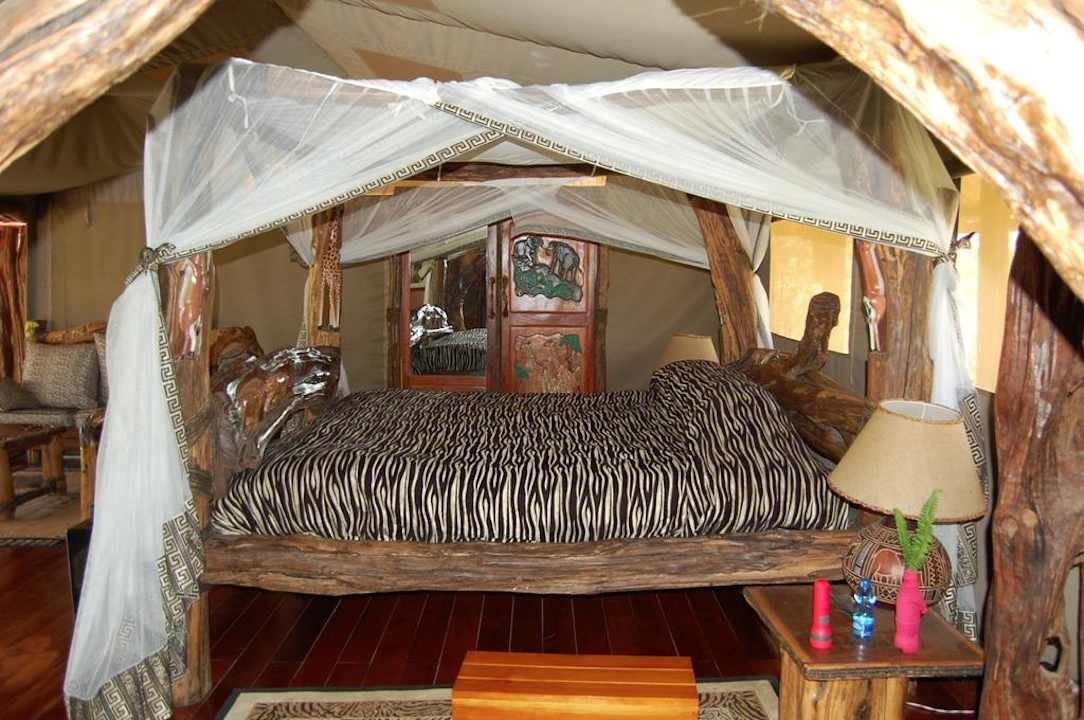 Bett Royal Mara Safari Lodge