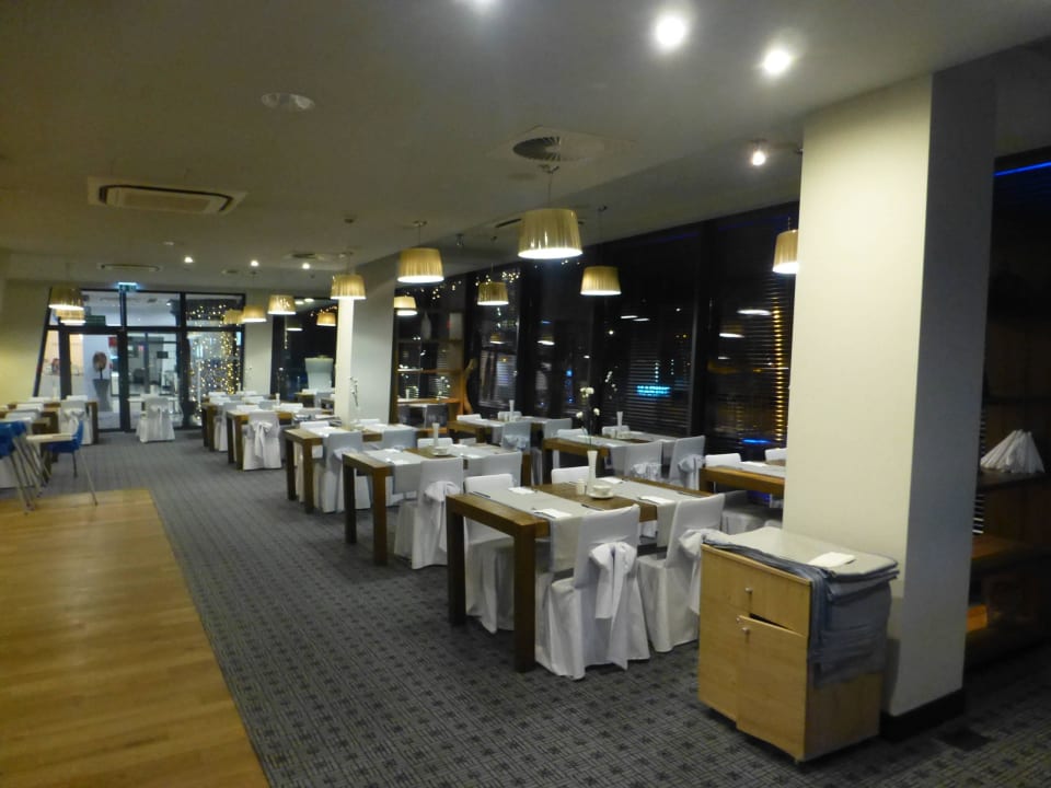 Restaurant nur früh morgens so leer Marine Hotel by Zdrojowa