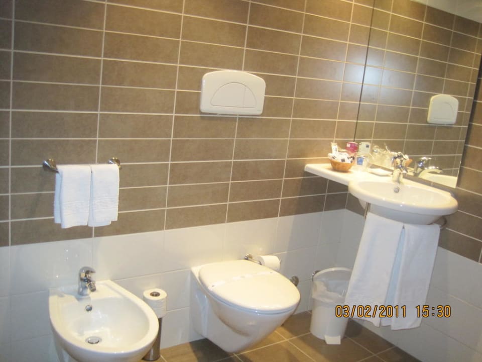 Tolles modernes Bad TRYP Porto Centro Hotel