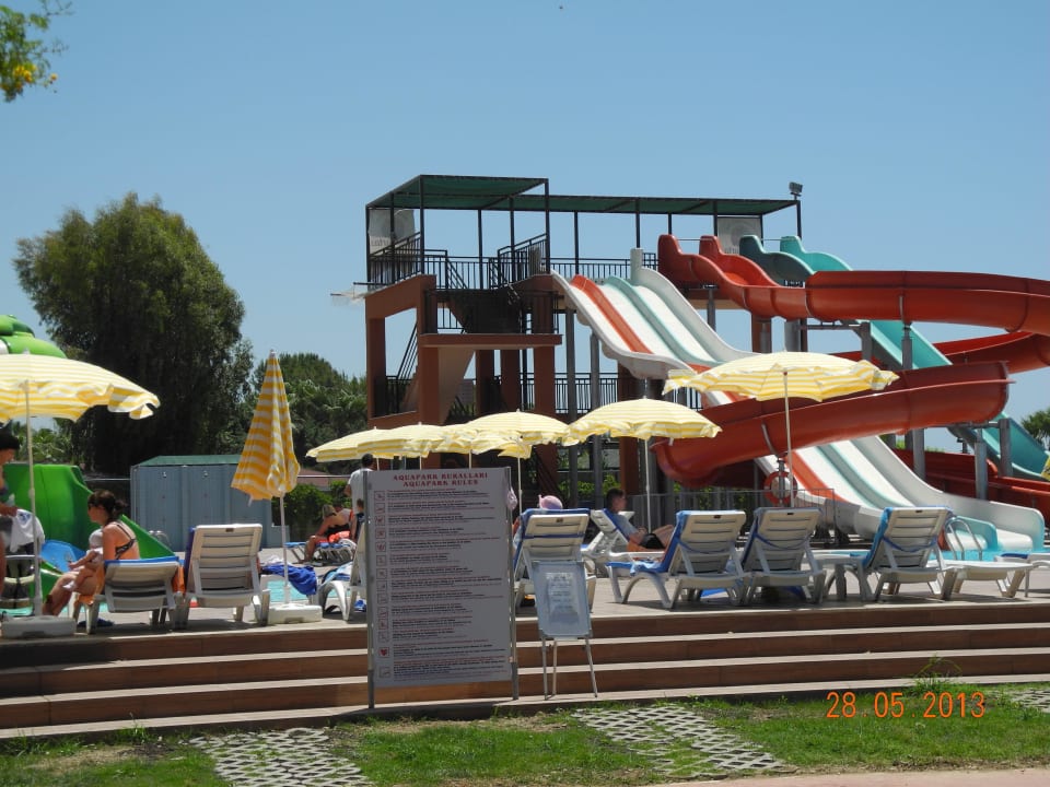 Einer von 3 Pooanlagen. Wurde im Winter neu angele Club Turtas Beach Hotel