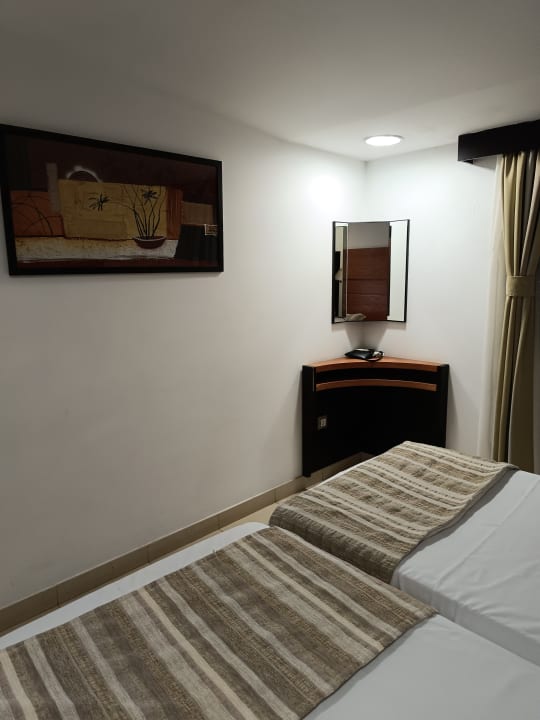 Zimmer HL Miraflor Suites Hotel