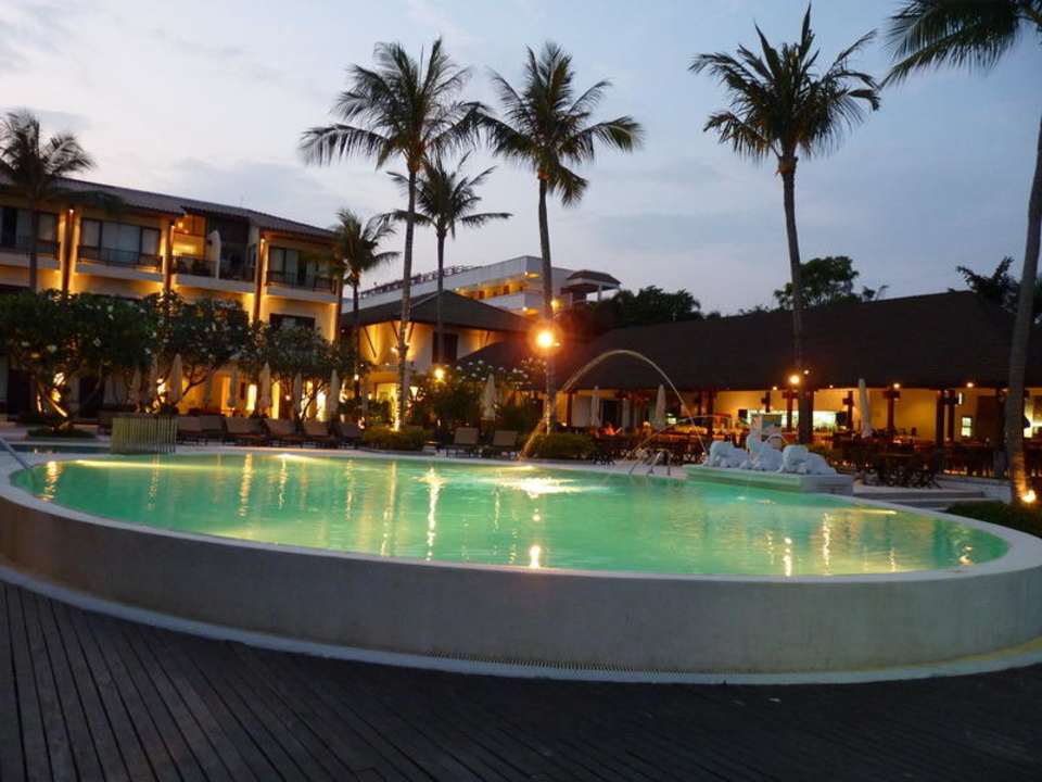 Pool Iyara Beach Hotel