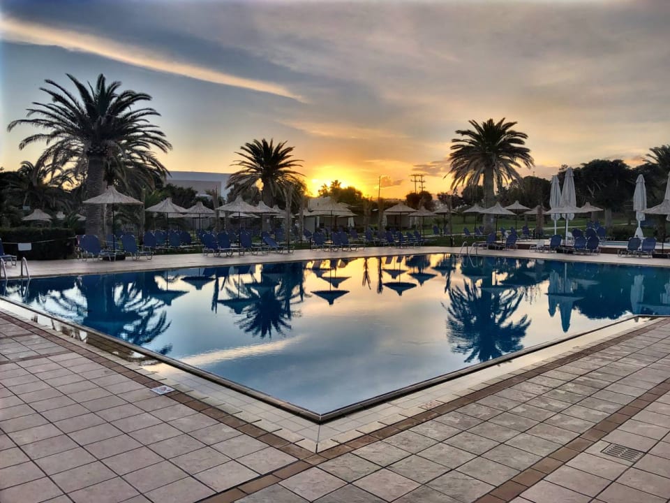 Pool Anissa Beach & Village